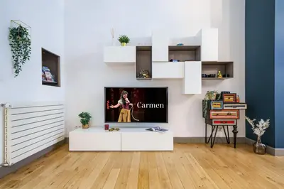 Télévision ou salle de divertissement dans l'établissement La Cour de l'Opera - PrestiPlace Collection