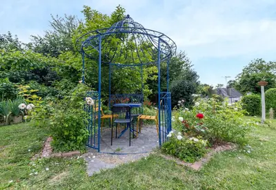 Jardin de l'établissement Le Troglogite Mignon - Maison et Jardin