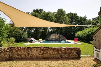 Piscine de l'établissement Les Rangeardières - Piscine - Familial ou située à proximité