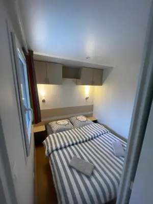 Un ou plusieurs lits dans un hébergement de l'établissement logement au coeur de la nature