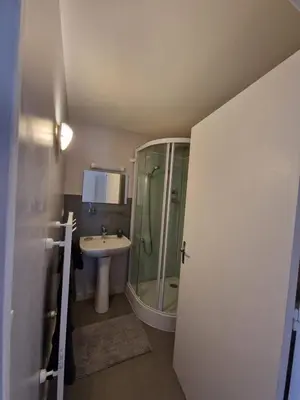 Salle de bains dans l'établissement Les Chambres de Beaumont
