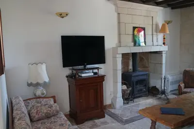 Télévision ou salle de divertissement dans l'établissement Gîte Aliénor en Anjou