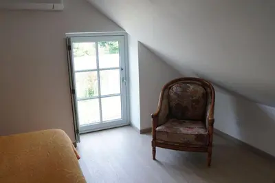 Coin salon dans l'établissement Gîte Aliénor en Anjou