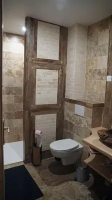 Salle de bains dans l'établissement Gîte Aliénor en Anjou