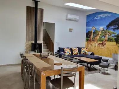 Coin salon dans l'établissement Maison de charme en bord du Loir, 6-8 pers, proche Zoo de La Flèche, piscine à venir, parking inclus - FR-1-410-429