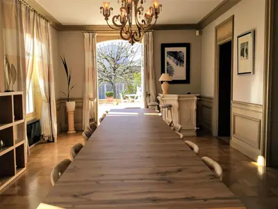 Plan de l'établissement Villa Castalie - Maison de maître, grande piscine et jacuzzi, classée 5 étoiles