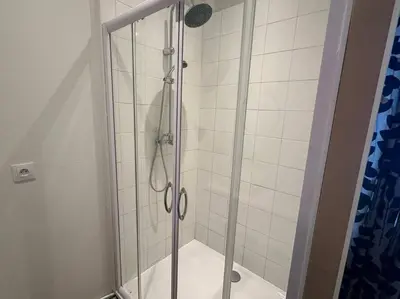 Salle de bains dans l'établissement La Passion - 3 personnes - Gare - BCLA