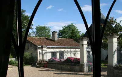 Jardin de l'établissement Château de Bournand B&B
