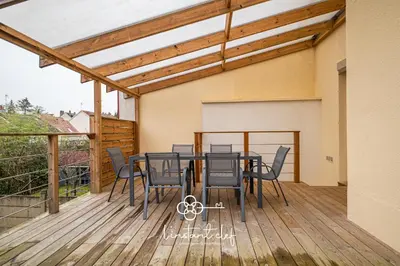 Balcon ou terrasse dans l'établissement Maison d exception au Mans Garage XXL et Terrasse