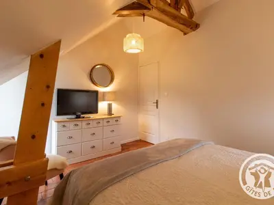 Un ou plusieurs lits dans un hébergement de l'établissement Maison de Charme avec Piscine Chauffée à 300m de la Loire, Proche Saumur et Sites UNESCO - FR-1-622-70