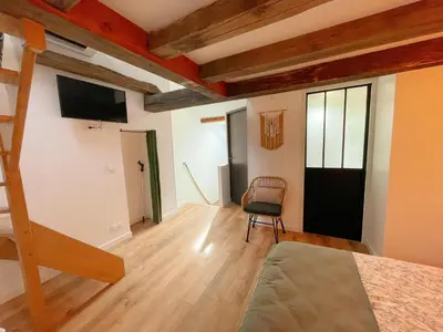 Un ou plusieurs lits dans un hébergement de l'établissement Cosy Gîte à Azay-le-Rideau avec Wifi, Clim, tout inclus, idéal pour 2 adultes et 2 enfants, proche châteaux - FR-1-381-567