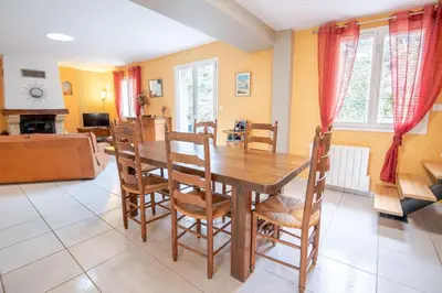 Télévision ou salle de divertissement dans l'établissement Le Sapin Parasol - House for 7 people.