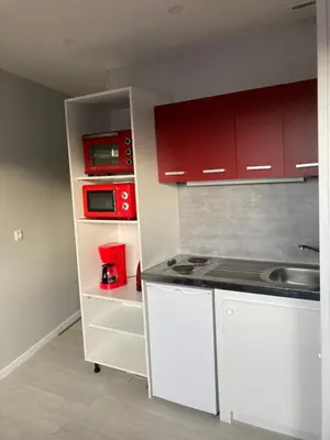 Cuisine ou kitchenette dans l'établissement studio indépendant 800 m de la gare du Mans