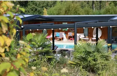 Piscine de l'établissement Sol'm Gîtes chambre Bali ou située à proximité