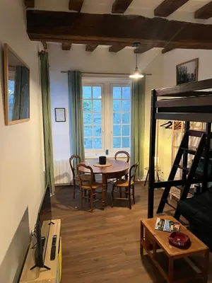 Télévision ou salle de divertissement dans l'établissement studio 4pers. centre de Loches