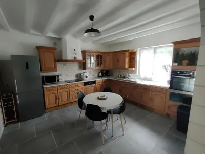 Cuisine ou kitchenette dans l'établissement *Gîte Aux Grappes du Pressoir* à 2 km de Beauval