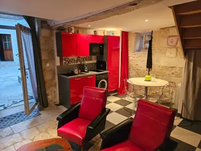 Cuisine ou kitchenette dans l'établissement LA GRANGE DE LA VALLÉE DU CHER