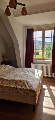 Un ou plusieurs lits dans un hébergement de l'établissement Domaine du Prieuré de Saint Martin à Lavardin