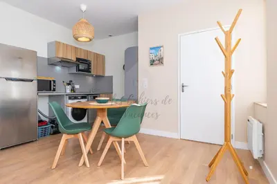 Cuisine ou kitchenette dans l'établissement Duplex avec parking privé les Cahiers de Vacances