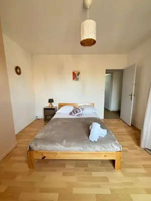 Un ou plusieurs lits dans un hébergement de l'établissement L'entre nous, Superbe Maison au centre de St Aignan