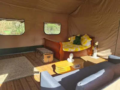 Coin salon dans l'établissement Camping de la touche