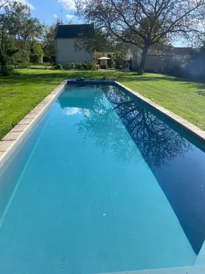 Piscine de l'établissement Le gîte du Bois de Sanzay ou située à proximité