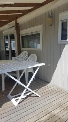 Balcon ou terrasse dans l'établissement Mobil-home 3ch, 2 sdbwc, tout confort camping les allais Trogues