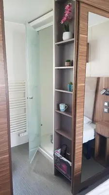 Salle de bains dans l'établissement Mobil-home 3ch, 2 sdbwc, tout confort camping les allais Trogues