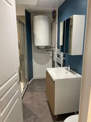 Salle de bains dans l'établissement Au pied du château