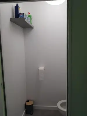 Salle de bains dans l'établissement Maison de campagne à la ville