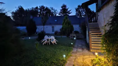 Jardin de l'établissement Domaine des Moizons, Le Cerisier