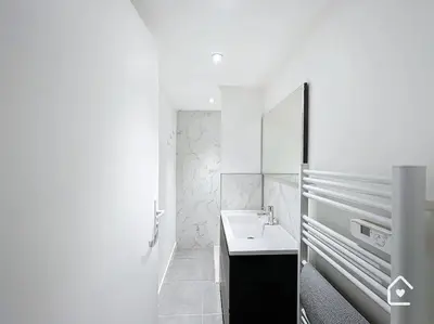 Salle de bains dans l'établissement Bienvenue chez Janna - 6 Personnes - Parking facile