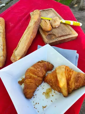 Nourriture dans le séjour chez l'habitant ou à proximité