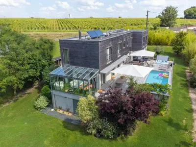 Piscine de l'établissement Villa d'exception M54 Vouvray à 2H au sud de Paris proche Amboise Chenonceau Chambord ou située à proximité