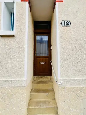 Façade ou entrée de l'établissement La maison du Dr Héron