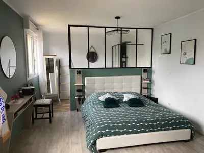 Un ou plusieurs lits dans un hébergement de l'établissement Maison plein pied proche circuit 24h et PEC