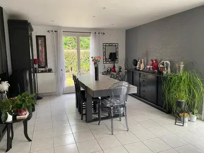 Cuisine ou kitchenette dans l'établissement Maison plein pied proche circuit 24h et PEC