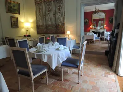 Coin salon dans l'établissement Le Domaine de Mestré, The Originals Relais
