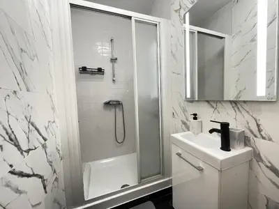 Salle de bains dans l'établissement Le Bary - 10p - 100m2 - Gare - Parking Privé Gratuit