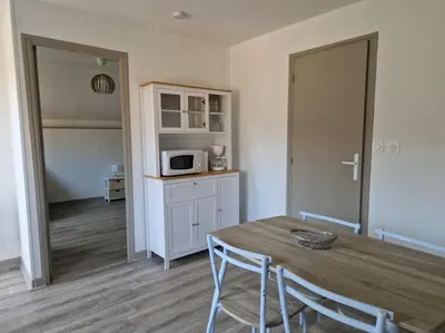 Cuisine ou kitchenette dans l'établissement Appartement au milieu des vignes