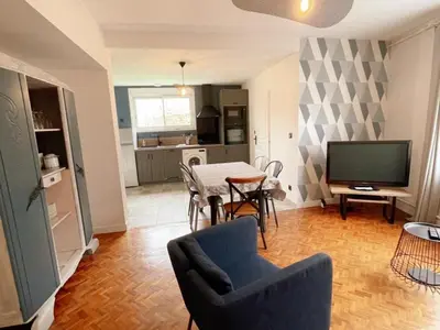 Cuisine ou kitchenette dans l'établissement Gîte tout inclus à proximité de Beauval, 2 chambres, jardin, terrasse privée, animaux acceptés - FR-1-491-337