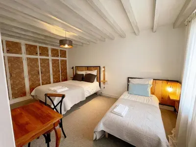 Un ou plusieurs lits dans un hébergement de l'établissement Gîte tout inclus à proximité de Beauval, 2 chambres, jardin, terrasse privée, animaux acceptés - FR-1-491-337