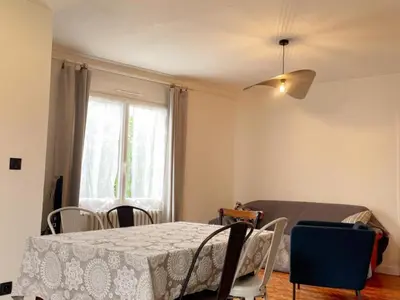 Un ou plusieurs lits dans un hébergement de l'établissement Gîte tout inclus à proximité de Beauval, 2 chambres, jardin, terrasse privée, animaux acceptés - FR-1-491-337