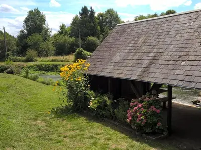 Jardin de l'établissement Charmant gîte près des châteaux, jardin et rivière - FR-1-491-404