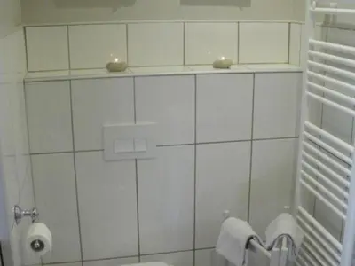 Salle de bains dans l'établissement Charmante maison avec jardin privatif, proche des Châteaux de la Loire, animaux acceptés - FR-1-491-422