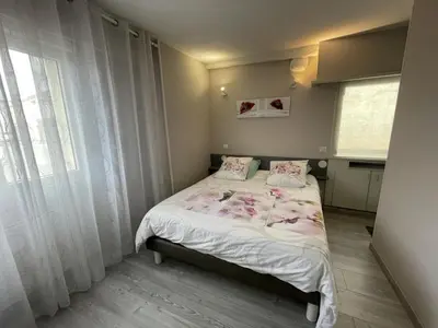 Un ou plusieurs lits dans un hébergement de l'établissement Maison plain-pied 3 ch avec sdb privatives, cour et jardin, proche Blois et châteaux de la Loire - FR-1-491-424