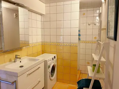 Salle de bains dans l'établissement Gîte de charme avec jardin clos et animaux acceptés - FR-1-491-440