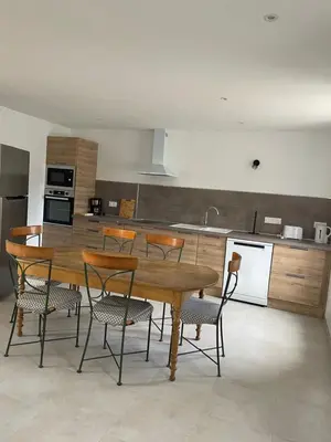 Cuisine ou kitchenette dans l'établissement Maison de campagne 