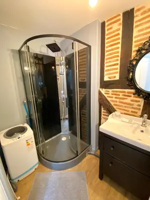 Salle de bains dans l'établissement Le Cœur De La Scellerie - Hypercentre - Netflix