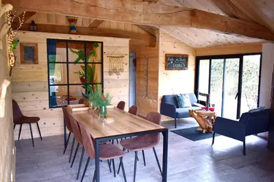 Coin salon dans l'établissement L'orée du bois gaubau